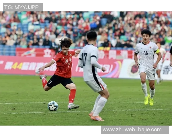 姜至鹏强行阻止主裁判出牌引发争议广东省港杯点球判罚引发热议