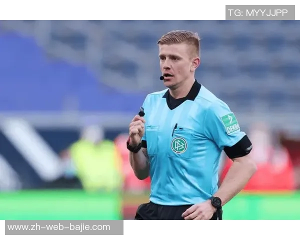 哈曼批评裁判缺乏VAR执法能力质疑迪亚斯越位判罚影响比赛公正性